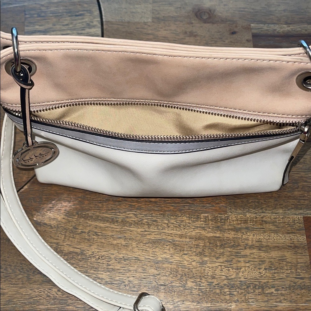 Nicole Miller New York Beige White Shoulder Bag Silver Chain Logo Charm - Picture 5 of 9